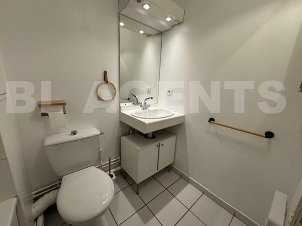 À vendre F2 lumineux à Meaux,avec parking, rue de la grande Ile