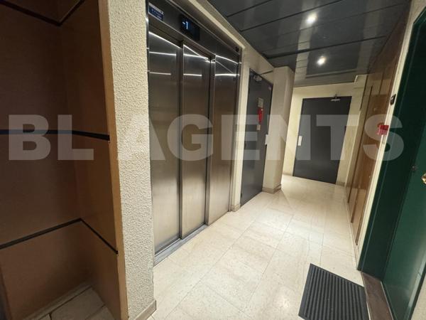 À vendre F2 lumineux à Meaux,avec parking, rue de la grande Ile