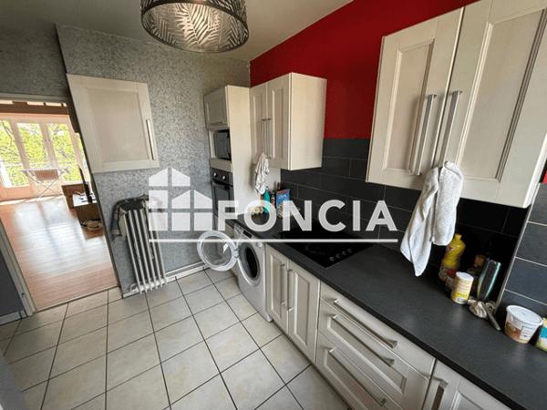 Location Appartement meublé 2 pièces 10.4 m² - COLOCATION 3 CHAMBRES Tours 37200