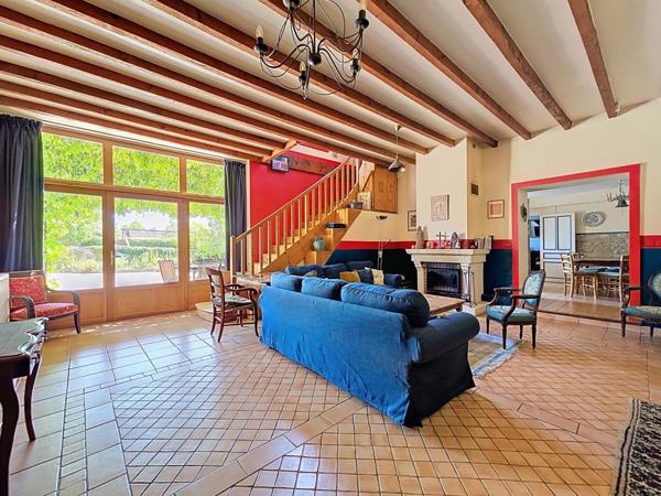 Maison Frontonas 6 chambres vue dégagée dépendance