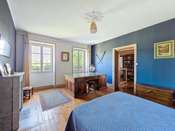 Maison Frontonas 6 chambres vue dégagée dépendance