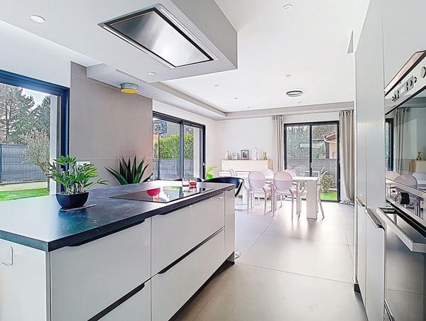 Lully Maison contemporaine de 200 m² avec piscine et prestations premium