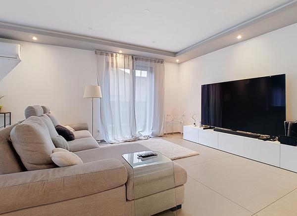 Lully Maison contemporaine de 200 m² avec piscine et prestations premium