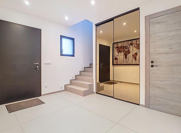 Lully Maison contemporaine de 200 m² avec piscine et prestations premium