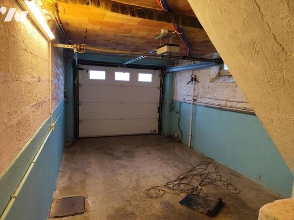 Maison individuelle avec garage, dépendances & jardin