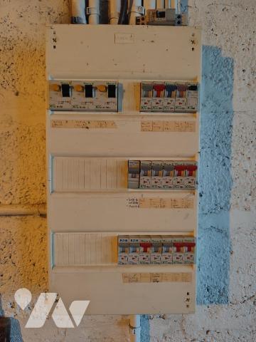 Maison individuelle avec garage, dépendances & jardin