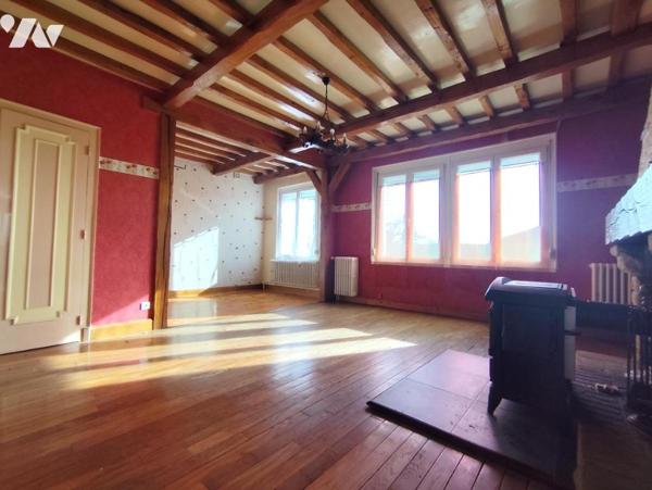 Maison individuelle avec garage, dépendances & jardin