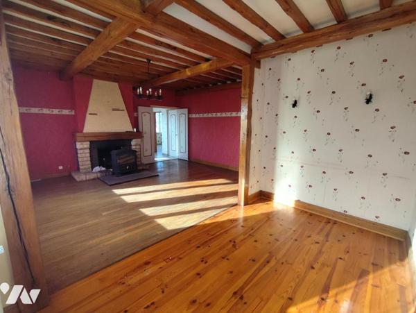 Maison individuelle avec garage, dépendances & jardin