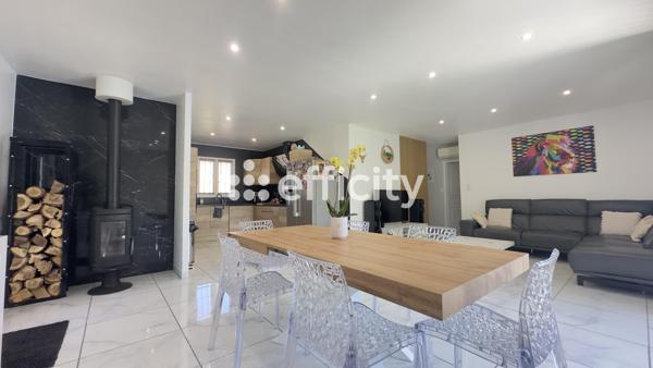 Maison
         5 pièces
        - 135 m² 449 000 € *