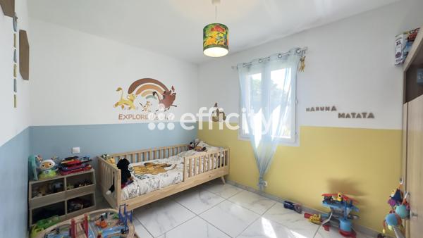 Maison
         5 pièces
        - 135 m² 449 000 € *