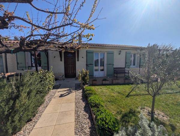 MAISON DE PLAIN PIED AVEC 3 CHAMBRES ET GARAGE