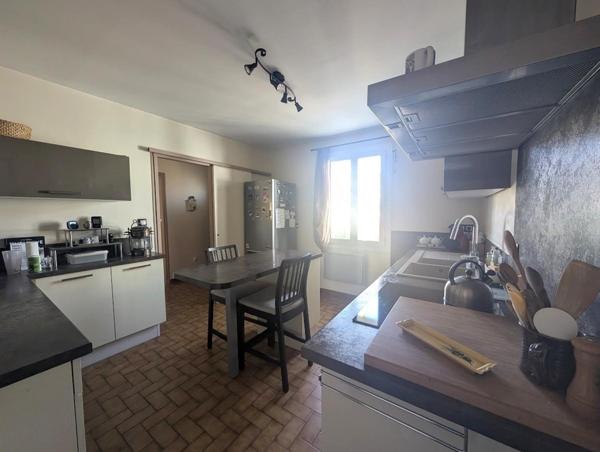 MAISON DE PLAIN PIED AVEC 3 CHAMBRES ET GARAGE