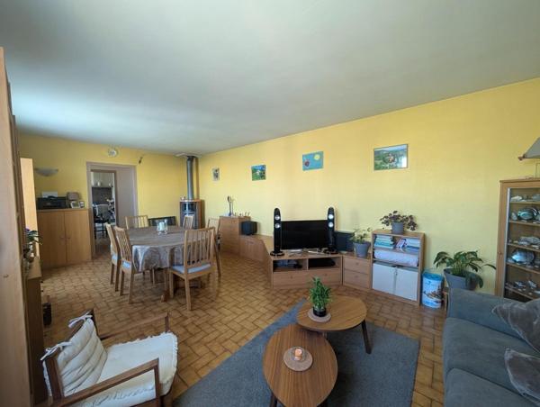 MAISON DE PLAIN PIED AVEC 3 CHAMBRES ET GARAGE