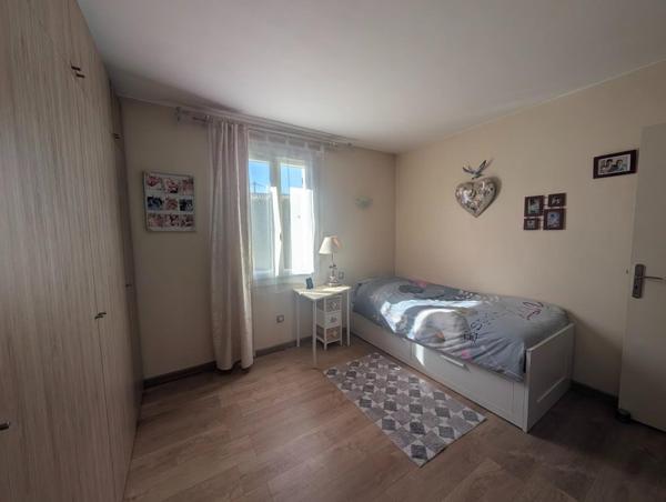 MAISON DE PLAIN PIED AVEC 3 CHAMBRES ET GARAGE