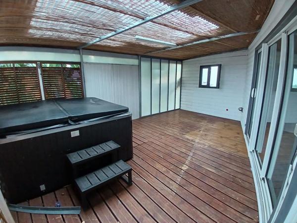 Maison entièrement rénovée de 90 m² sur 480 m² située au 14ème km du Tampon