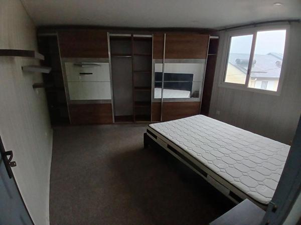 Maison entièrement rénovée de 90 m² sur 480 m² située au 14ème km du Tampon