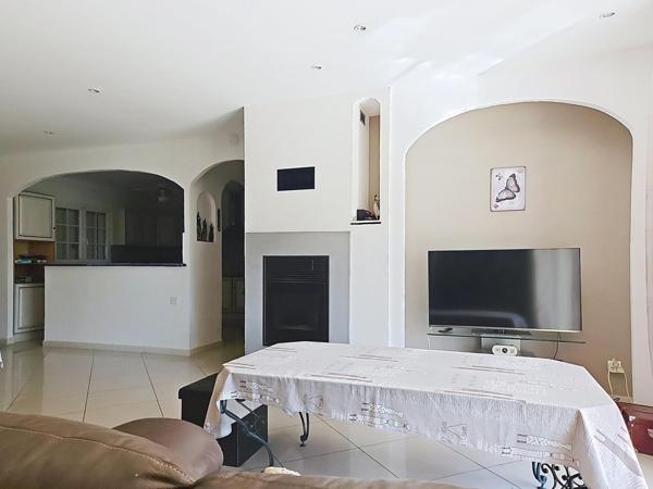 À Castelnaudary – Maison familiale avec piscine sur plus de 5 000 m² de terrain arboré