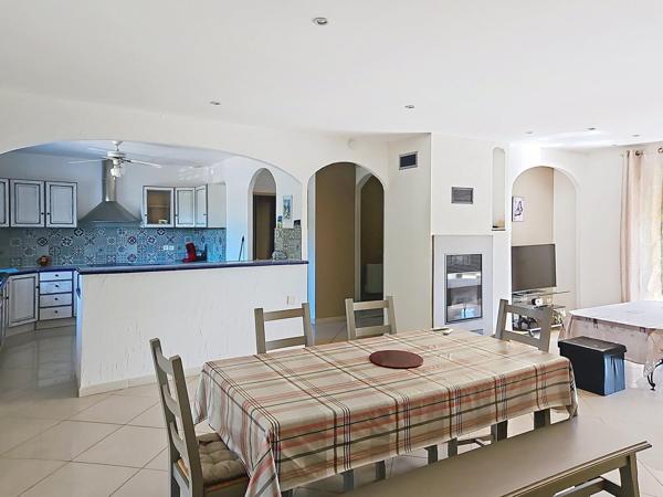À Castelnaudary – Maison familiale avec piscine sur plus de 5 000 m² de terrain arboré