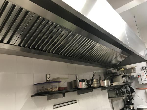 Fonds De Commerce
        
        - 82 m² 275 000 € *