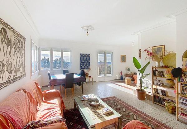 Grande maison familiale avec dépendances et vue imprenable sur la nature à Piquecos