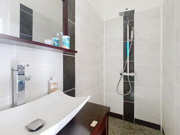 Grande maison familiale avec dépendances et vue imprenable sur la nature à Piquecos