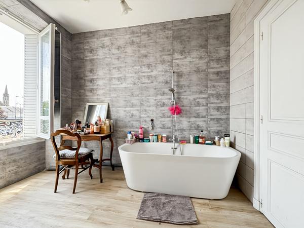 MAISON BOURGEOISE EN CENTRE-VILLE DE 214M², 5 CHAMBRES AVEC STATIONNEMENT
