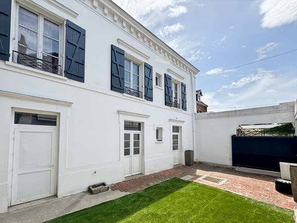 MAISON BOURGEOISE EN CENTRE-VILLE DE 214M², 5 CHAMBRES AVEC STATIONNEMENT