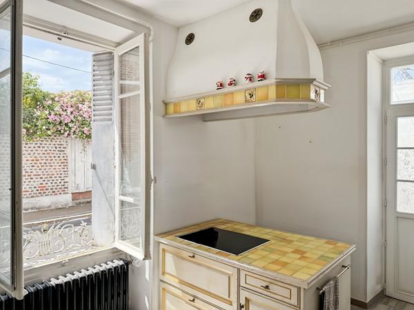 MAISON BOURGEOISE EN CENTRE-VILLE DE 214M², 5 CHAMBRES AVEC STATIONNEMENT