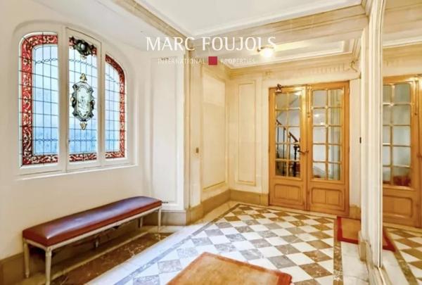 Paris XVI – Trocadéro appartement de 130 m² au dernier étage avec balcons