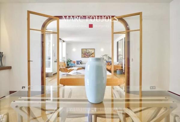 Paris XVI – Trocadéro appartement de 130 m² au dernier étage avec balcons