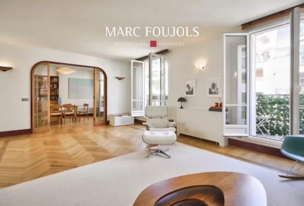 Paris XVI – Trocadéro appartement de 130 m² au dernier étage avec balcons