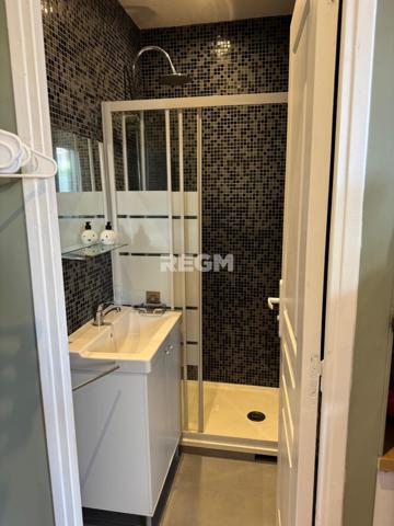 Montrouge (92120) Métro Mairie de Montrouge Ligne 4, studio meublé