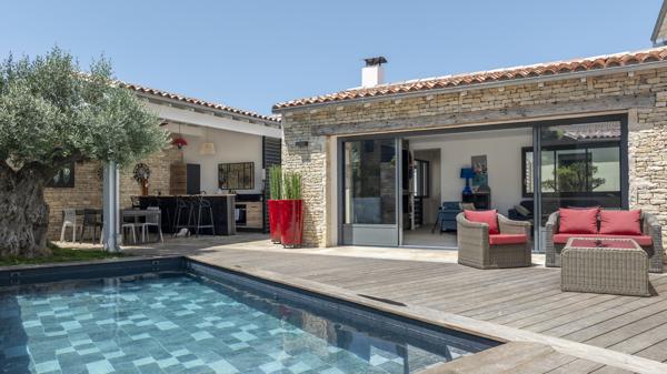 Maison neuve 5 chambres piscine, cuisine d'été, garage