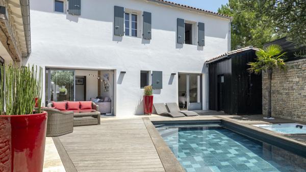 Maison neuve 5 chambres piscine, cuisine d'été, garage