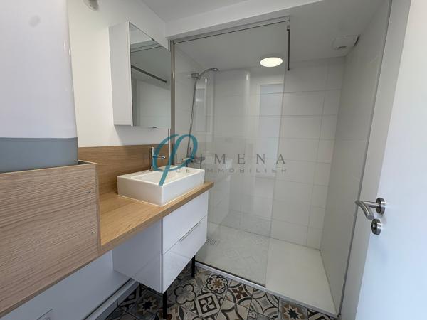 À VENDRE – T2 de plain-pied avec grande terrasse exposée sud – Entièrement rénové