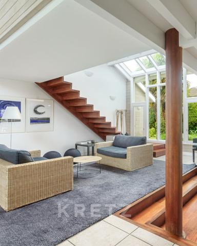 Maison d'Architecte en bois et nombreuses dépendances