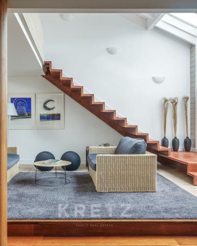 Maison d'Architecte en bois et nombreuses dépendances