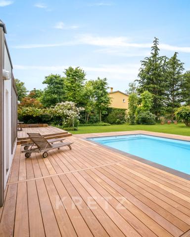 Maison d'Architecte en bois et nombreuses dépendances