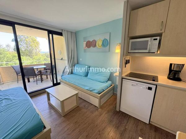 Vente                                                      Appartement
                        
                     2 pièces                      27 m2                     à Grimaud
