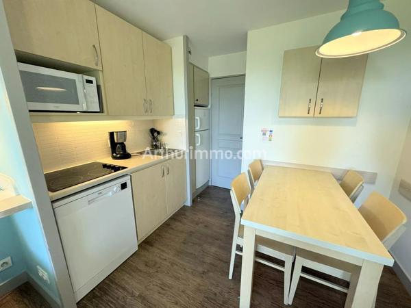 Vente                                                      Appartement
                        
                     2 pièces                      27 m2                     à Grimaud