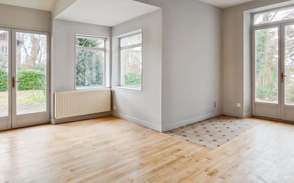 Maison à vendre    8 pièces • 232 m2 Olivet