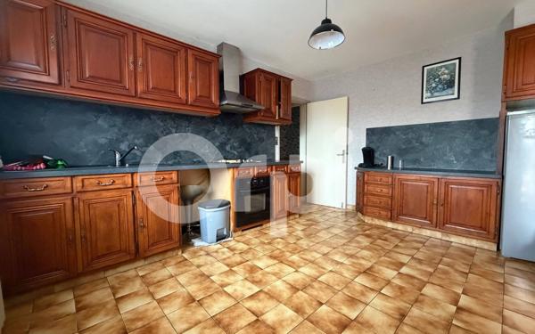 Maison à vendre    3 pièces • 70 m2 Chassenon