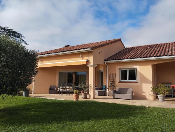 Maison de plain pied 150 m² habitables - Villefranche de Rgue