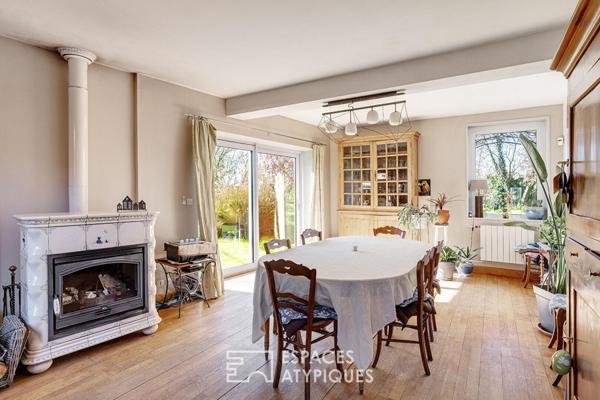 Ancienne ferme au carré au coeur des champs