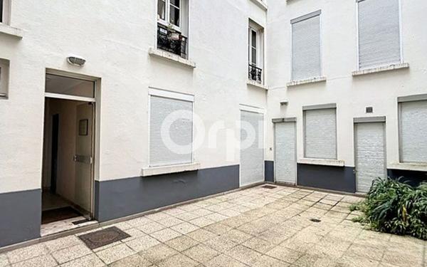 Appartement à vendre    1 pièce • 27,50 m2 Paris 15
