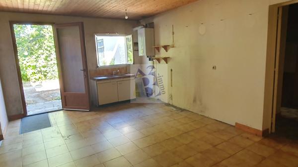 Vente maison Angouleme (16000), 119.00m² avec 6 pièce(s) dont 3 chambre(s) sur 600.00m² de terrain. Agence Allard Brimeaud