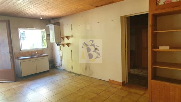 Vente maison Angouleme (16000), 119.00m² avec 6 pièce(s) dont 3 chambre(s) sur 600.00m² de terrain. Agence Allard Brimeaud