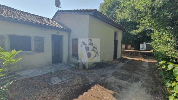 Vente maison Angouleme (16000), 119.00m² avec 6 pièce(s) dont 3 chambre(s) sur 600.00m² de terrain. Agence Allard Brimeaud