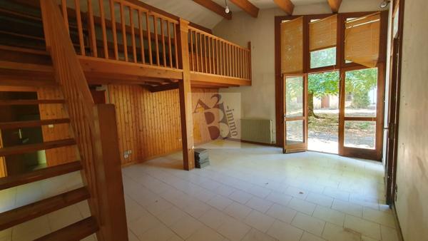 Vente maison Angouleme (16000), 119.00m² avec 6 pièce(s) dont 3 chambre(s) sur 600.00m² de terrain. Agence Allard Brimeaud