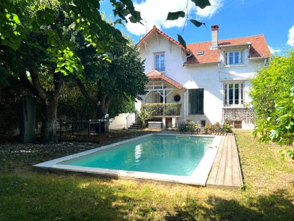 Vente / Maison bourgeoise à Riorges (42153)